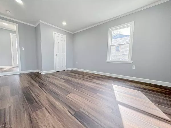 215 White ST, Thomasville, NC 27360