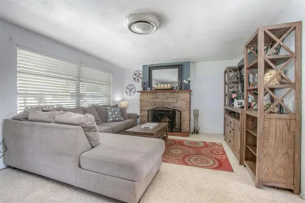 705 GRACIE CT, Deland, FL 32720