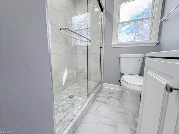 215 White ST, Thomasville, NC 27360