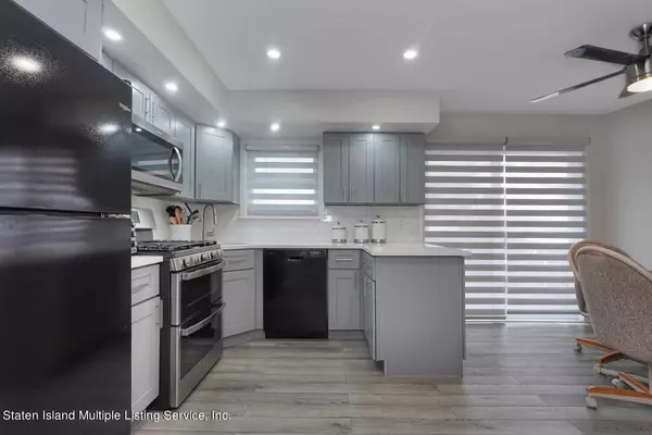 21 Kingsbridge Avenue, Staten Island, NY 10314