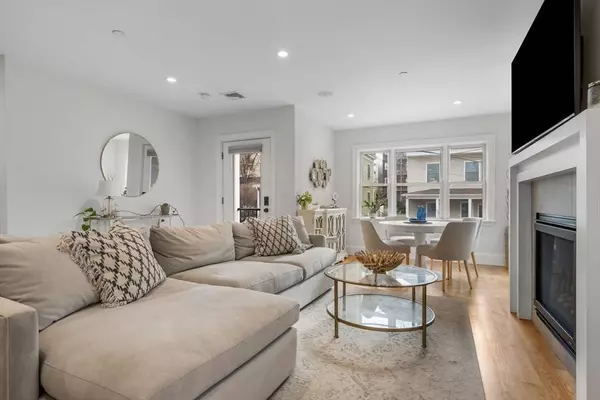 26 Chilcott Pl #1, Boston, MA 02130