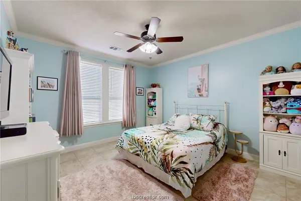 4274 Rocky Rhodes DR, College Station, TX 77845