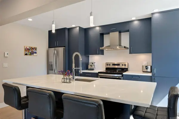 1215 Bay St, Victoria, BC V8T 1S7