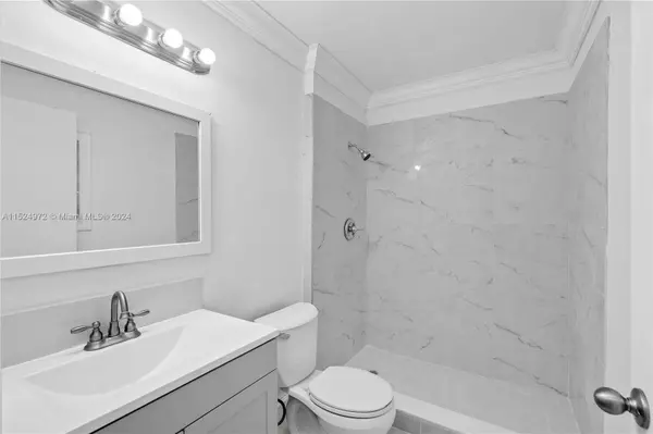 10500 NW 30th Ct, Miami, FL 33147