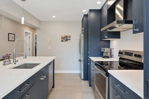 1215 Bay St, Victoria, BC V8T 1S7