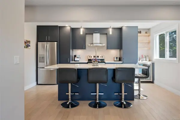 1215 Bay St, Victoria, BC V8T 1S7