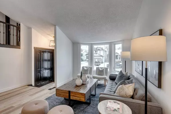 17128 Sundown RD SE, Calgary, AB T2X 2Y2