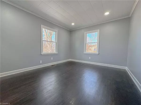 215 White ST, Thomasville, NC 27360