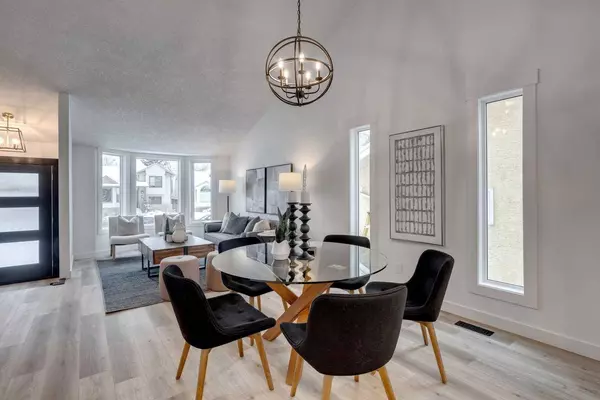 17128 Sundown RD SE, Calgary, AB T2X 2Y2