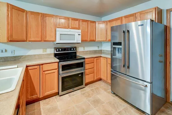 103 N Musket Ridge Drive, Sun Prairie, WI 53590