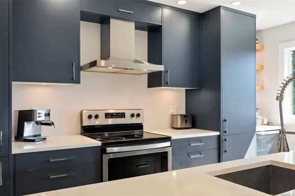 1215 Bay St, Victoria, BC V8T 1S7