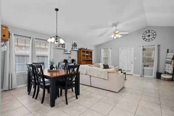 392 Pristine Water Lane, Mary Esther, FL 32569