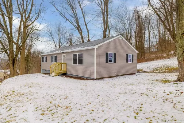 25 Tanyard Road, Dudley, MA 01571