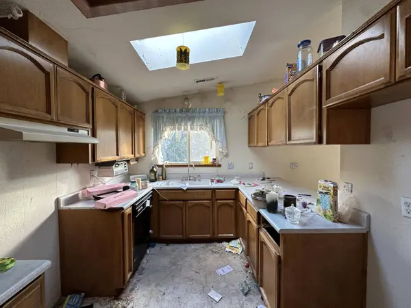 425 Kellogg st St, Gold Hill, OR 97525