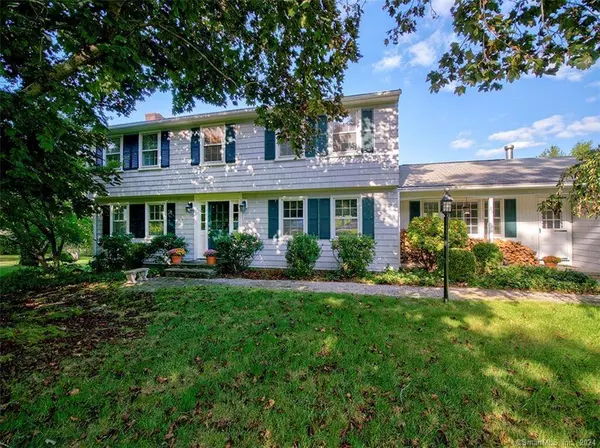 25 Brookhills Road, Branford, CT 06405