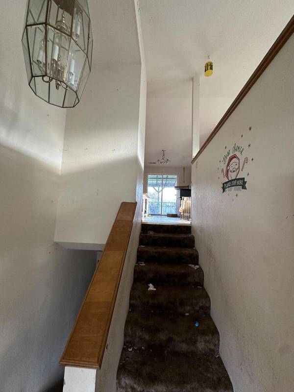 425 Kellogg st St, Gold Hill, OR 97525