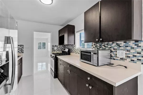 10500 NW 30th Ct, Miami, FL 33147