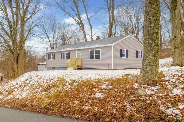 25 Tanyard Road, Dudley, MA 01571