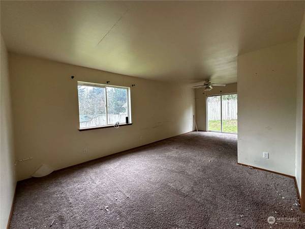 111 NE Davey Jones PL, Belfair, WA 98528