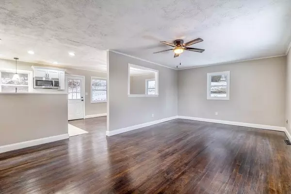 25 Tanyard Road, Dudley, MA 01571