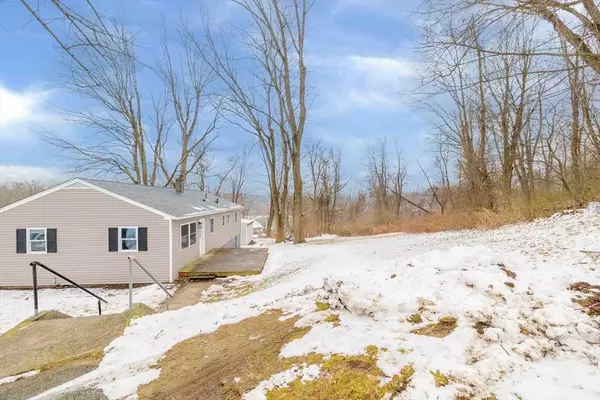 25 Tanyard Road, Dudley, MA 01571