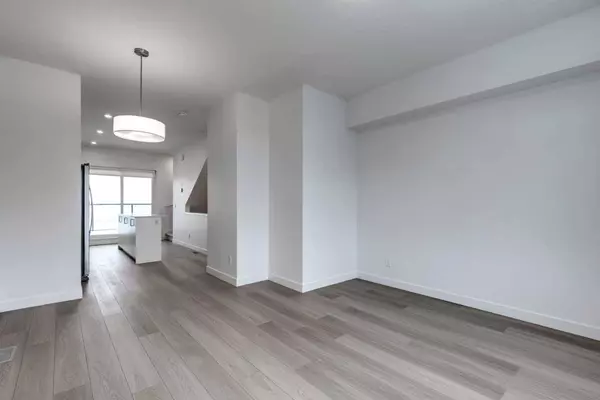 8535 19 AVE SE #104, Calgary, AB T2B 2M4