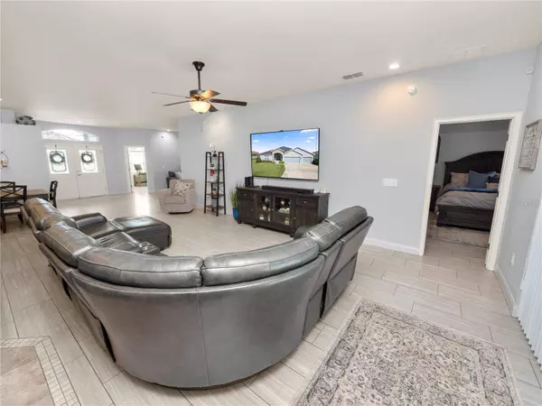 2562 HIGHLANDS CREEK WAY, Lakeland, FL 33813