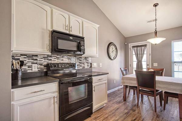 150 Salem Creek Dr, Goose Creek, SC 29445