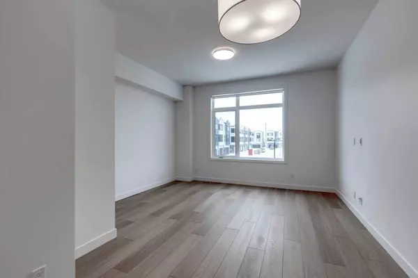 8535 19 AVE SE #104, Calgary, AB T2B 2M4