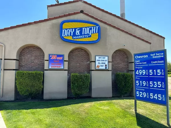 3769 W Shaw Avenue, Fresno, CA 93711