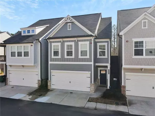 377 Hayden CIR, Woodstock, GA 30189