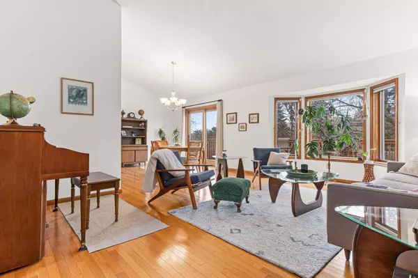 4980 Oakview LN N, Plymouth, MN 55442