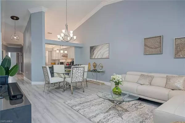 480 Robin Hood CIR #202, Naples, FL 34104