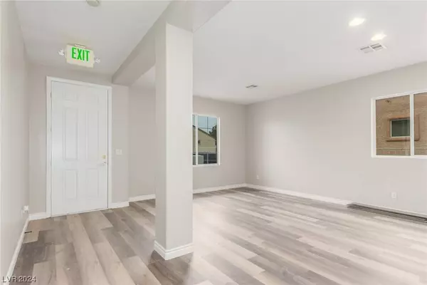 906 Pueblo Hills Avenue, North Las Vegas, NV 89032