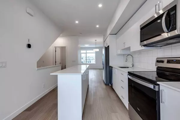 8535 19 AVE SE #104, Calgary, AB T2B 2M4