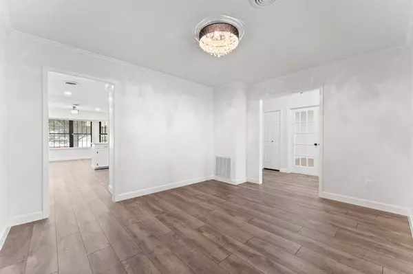 5124 Kendall RD, Beach City, TX 77523