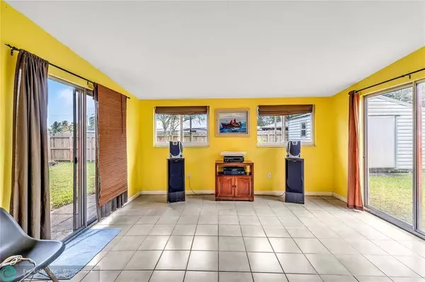 3500 SW 15th Ct, Fort Lauderdale, FL 33312