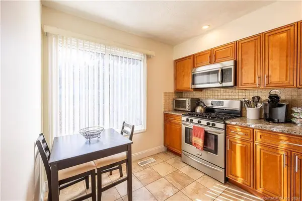 231 Cottonwood Road #231, Newington, CT 06111