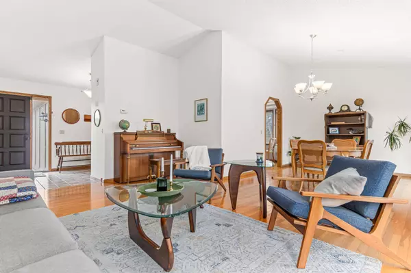 4980 Oakview LN N, Plymouth, MN 55442