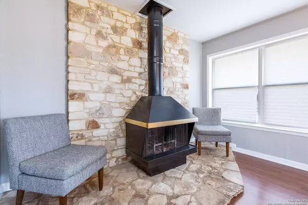 426 BYRD BLVD, Universal City, TX 78148-4509