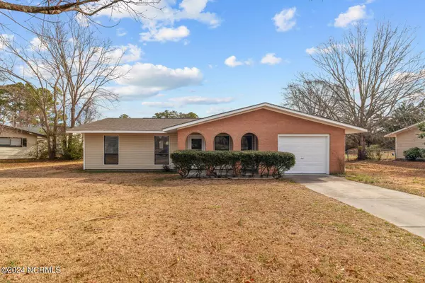 2003 Oakwood Drive, Jacksonville, NC 28546