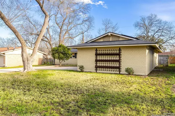 426 BYRD BLVD, Universal City, TX 78148-4509