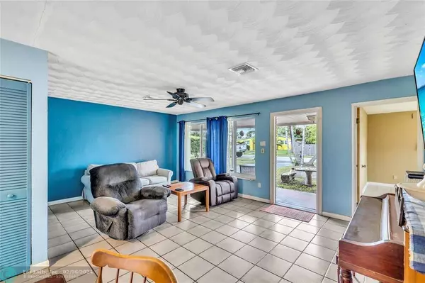 3500 SW 15th Ct, Fort Lauderdale, FL 33312