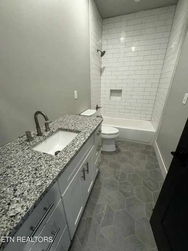 707 W Old Andrew Johnson Hwy, New Market, TN 37820