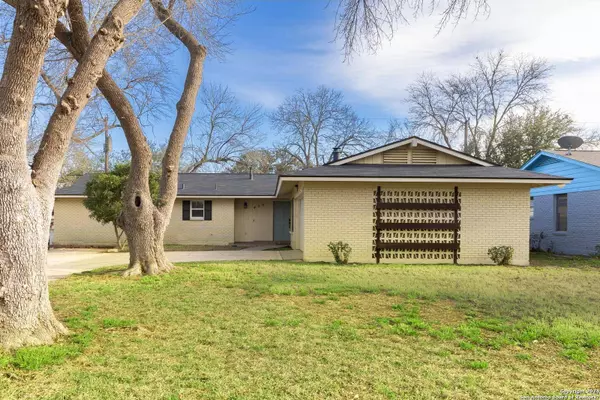 426 BYRD BLVD, Universal City, TX 78148-4509