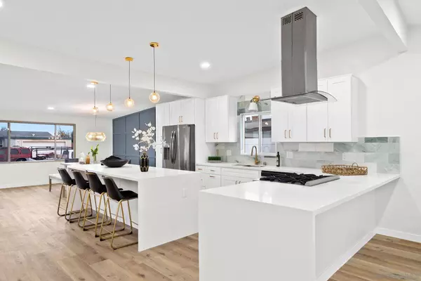 2832 Walker Dr, San Diego, CA 92123