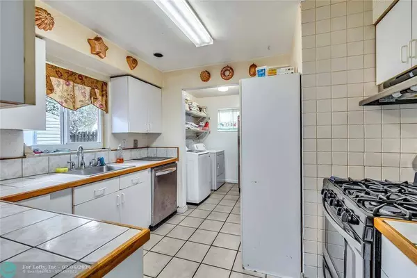 3500 SW 15th Ct, Fort Lauderdale, FL 33312