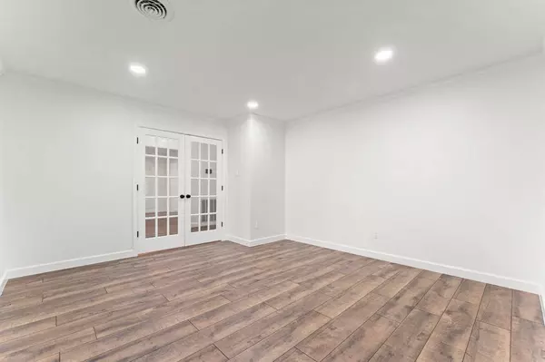 5124 Kendall RD, Beach City, TX 77523