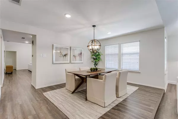 912 Glacier Lane, Grapevine, TX 76051