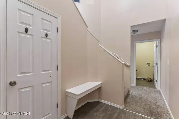 6934 Creekview LOOP #27, Anchorage, AK 99507